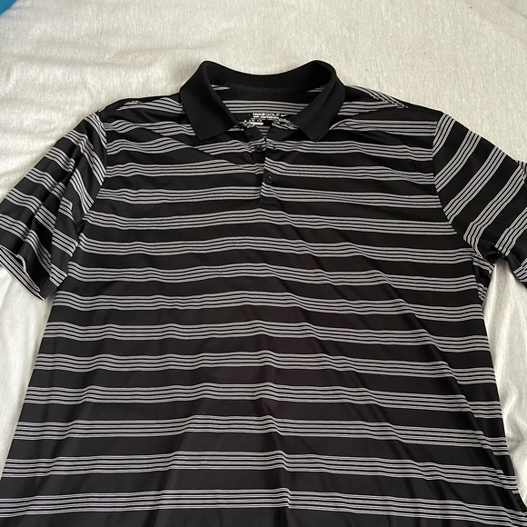 3 for $20 Nike black and white golf shirt - Picture 1 of 5